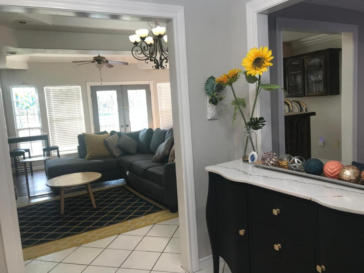 Cheerful 4 Bedroom Home With Pool And Bbq Area With 5Th Bedroom Option Brownsville Extérieur photo