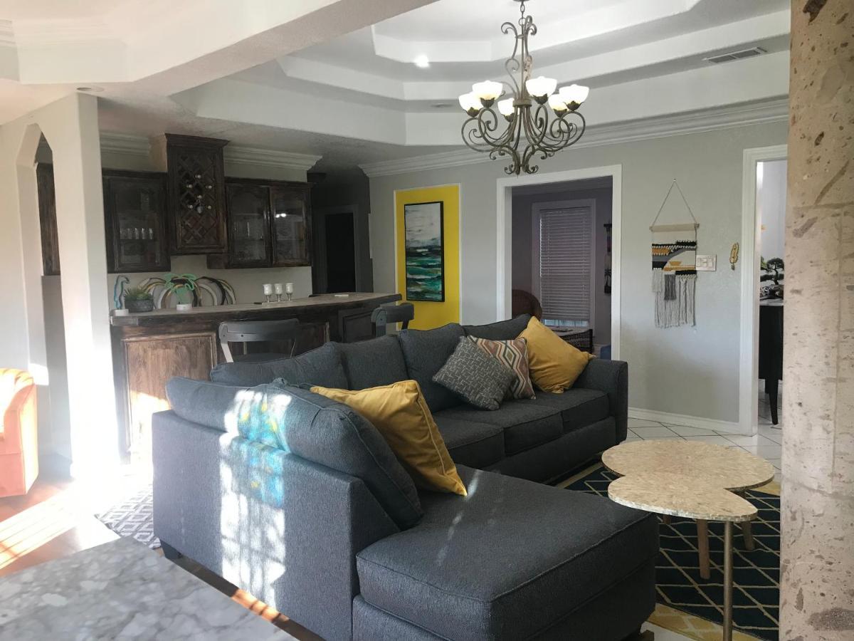 Cheerful 4 Bedroom Home With Pool And Bbq Area With 5Th Bedroom Option Brownsville Extérieur photo