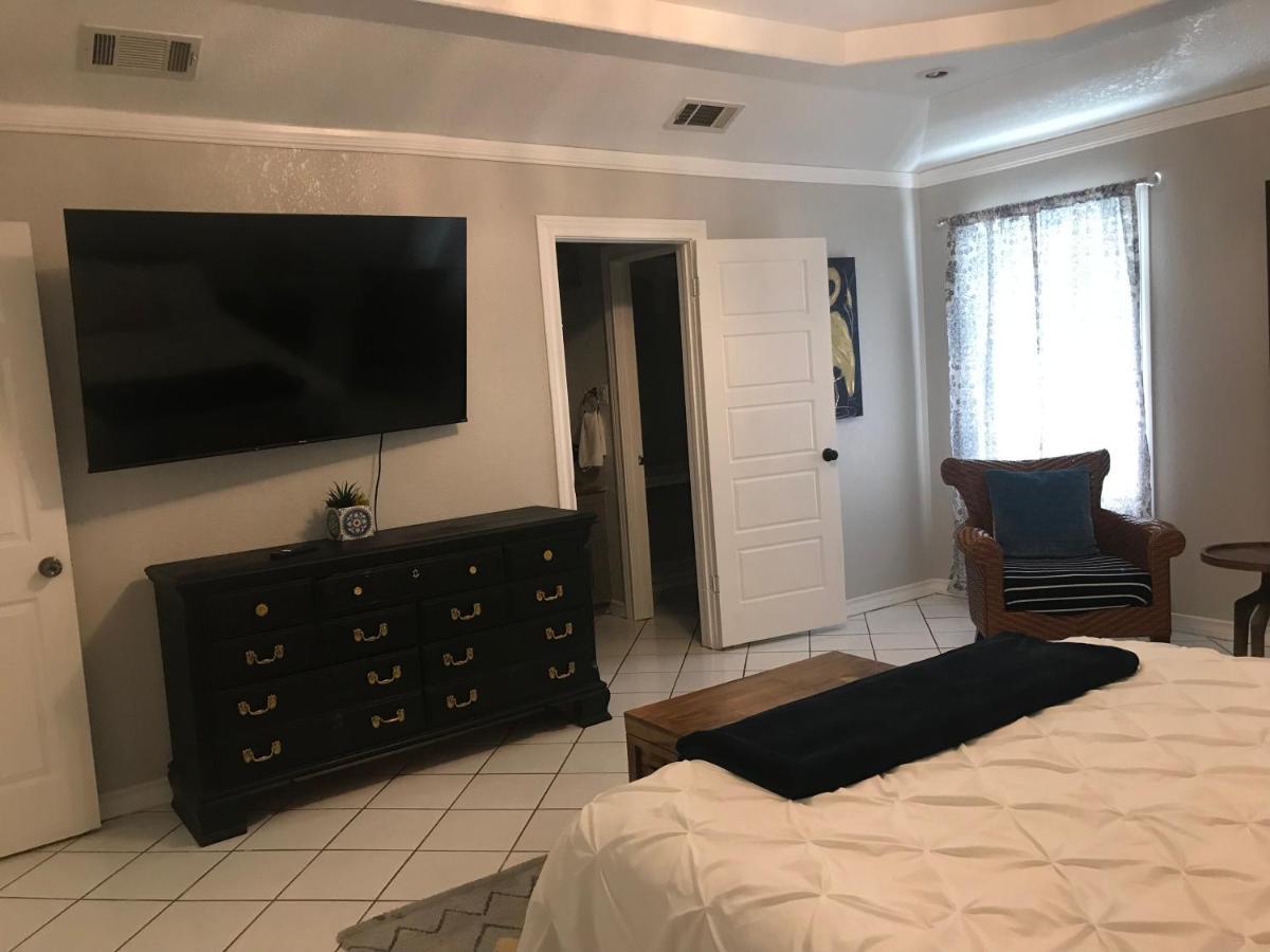 Cheerful 4 Bedroom Home With Pool And Bbq Area With 5Th Bedroom Option Brownsville Extérieur photo