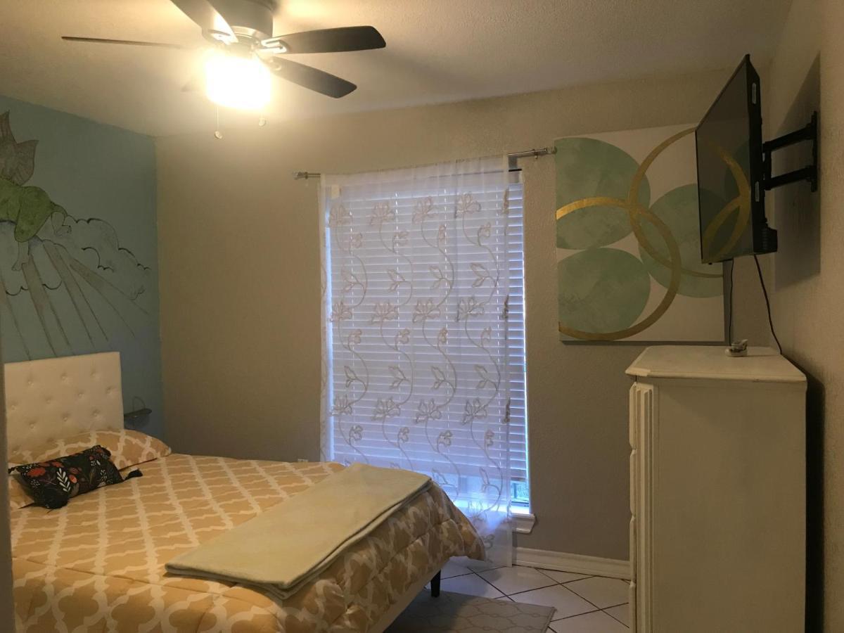 Cheerful 4 Bedroom Home With Pool And Bbq Area With 5Th Bedroom Option Brownsville Extérieur photo