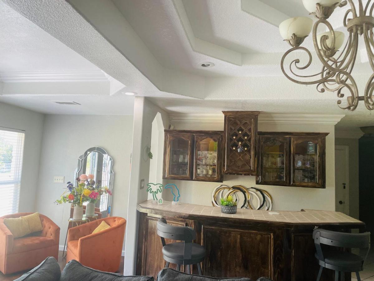Cheerful 4 Bedroom Home With Pool And Bbq Area With 5Th Bedroom Option Brownsville Extérieur photo